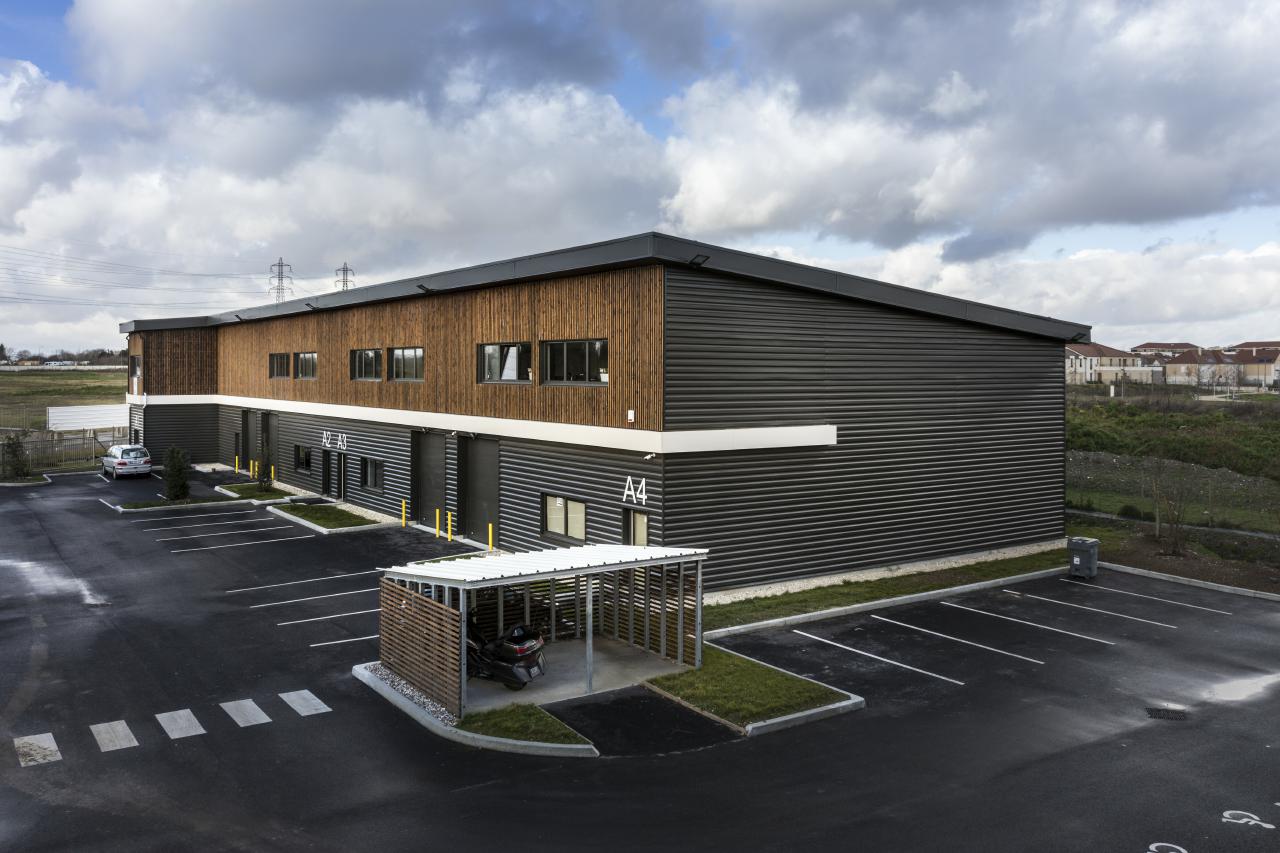 Local d'activité Droue-sur-Drouette 2878m² Vente local d'activité Droue-sur-Drouette Eure-et-Loir OVACT2119127 2